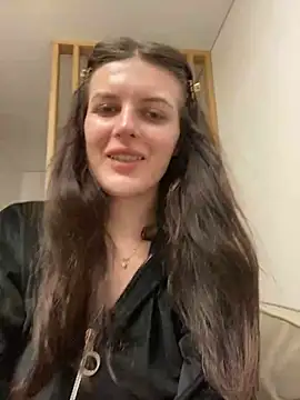 Snapshot of little_belucci chatting on 02-23-25, 06:34 little belucci online show from 02-23-25, 06:34