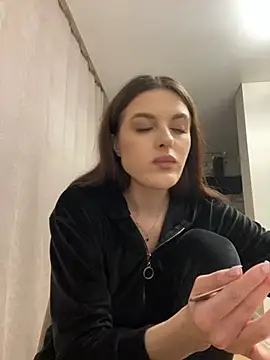 Snapshot of little_belucci chatting on 03-10-25, 04:57 little belucci online show from 03-10-25, 04:57