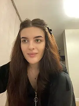 Snapshot of little_belucci chatting on 03-12-25, 05:28 little belucci online show from 03-12-25, 05:28