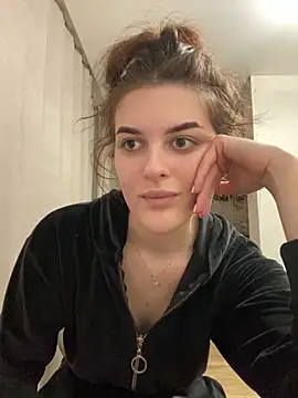 Snapshot of little_belucci chatting on 03-13-25, 06:23 little belucci online show from 03-13-25, 06:23