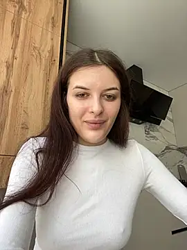 Snapshot of little_belucci chatting on 03-22-25, 09:24 little belucci online show from 03-22-25, 09:24