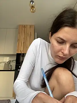 Snapshot of little_belucci chatting on 09-10-25, 02:28 little belucci online show from 09-10-25, 02:28