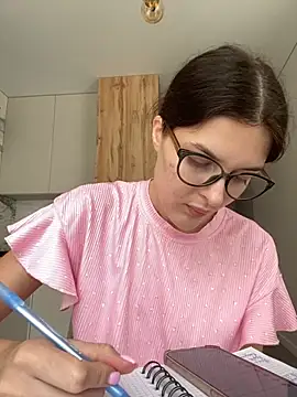 Snapshot of little_belucci chatting on 09-12-25, 10:04 little belucci online show from 09-12-25, 10:04