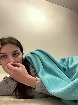 Snapshot of little_belucci chatting on 10-02-25, 01:51 little belucci online show from 10-02-25, 01:51