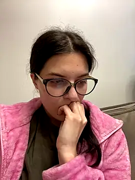 Snapshot of little_belucci chatting on 10-19-25, 01:23 little belucci online show from 10-19-25, 01:23