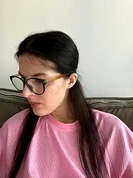 Snapshot of little_belucci chatting on 10-26-25, 01:28 little belucci online show from 10-26-25, 01:28