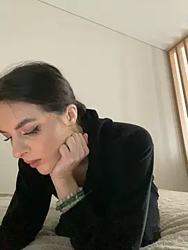 Snapshot of little_belucci chatting on 11-09-25, 11:30 little belucci online show from 11-09-25, 11:30