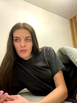 Snapshot of little_belucci chatting on 11-11-25, 05:02 little belucci online show from 11-11-25, 05:02