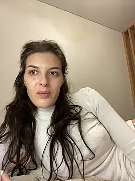 Snapshot of little_belucci chatting on 11-18-25, 04:11 little belucci online show from 11-18-25, 04:11