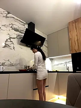 Snapshot of little_belucci chatting on 12-17-25, 03:07 little belucci online show from 12-17-25, 03:07