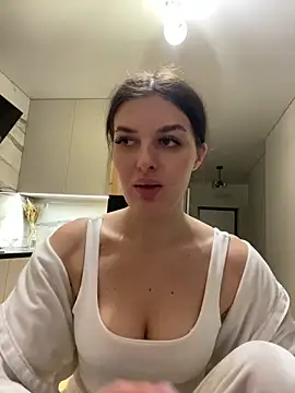 Snapshot of little_belucci chatting on 02-18-26, 04:03 little belucci online show from 02-18-26, 04:03