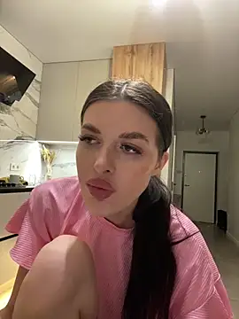 Snapshot of little_belucci chatting on 03-01-26, 04:42 little belucci online show from 03-01-26, 04:42