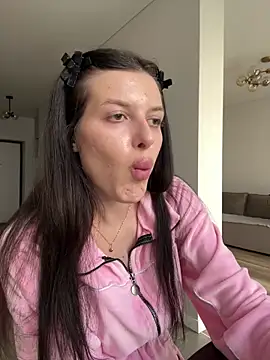 Snapshot of little_belucci chatting on 06-16-26, 03:25 little belucci online show from 06-16-26, 03:25