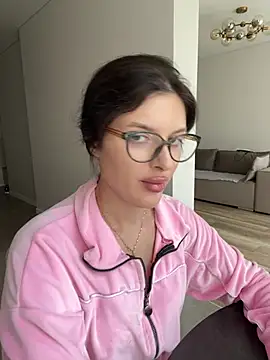 Snapshot of little_belucci chatting on 06-17-26, 12:18 little belucci online show from 06-17-26, 12:18