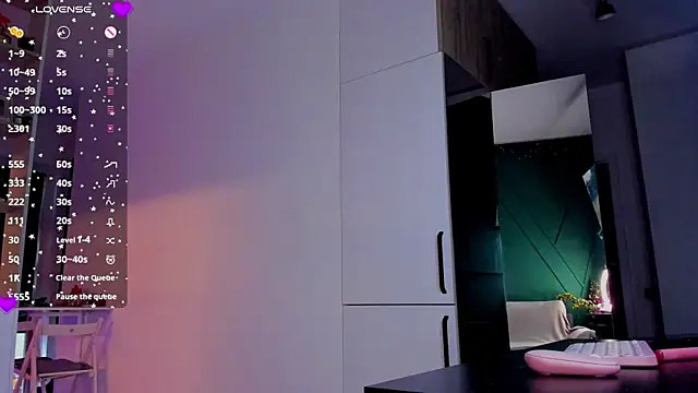 Snapshot of _alleyesonme_ chatting on 12-06-24, 09:10  alleyesonme  online show from 12-06-24, 09:10