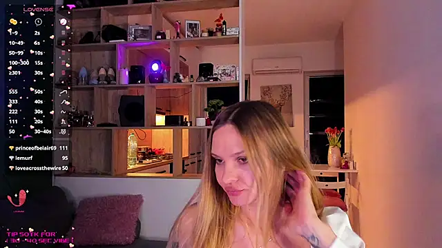 Snapshot of _alleyesonme_ chatting on 02-08-25, 09:46  alleyesonme  online show from 02-08-25, 09:46