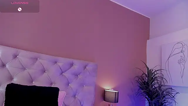 MaddyyLennon online show from 02-17-25, 05:10