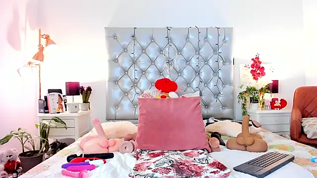 Snapshot of Anaa_Bellaa chatting on 12-07-24, 12:35 Anaa Bellaa online show from 12-07-24, 12:35