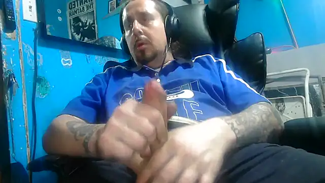 Snapshot of faded206 chatting on 07-25-26, 10:35 faded206 online show from 07-25-26, 10:35