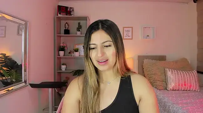 Snapshot of little_antonela chatting on 12-28-24, 02:42 little antonela online show from 12-28-24, 02:42