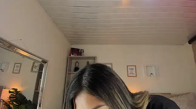 Snapshot of little_antonela chatting on 01-31-25, 03:55 little antonela online show from 01-31-25, 03:55