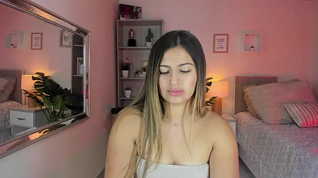 Snapshot of little_antonela chatting on 02-05-25, 02:26 little antonela online show from 02-05-25, 02:26