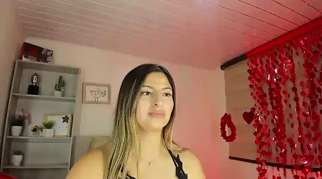 Snapshot of little_antonela chatting on 02-11-25, 07:38 little antonela online show from 02-11-25, 07:38