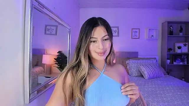 Snapshot of little_antonela chatting on 03-12-25, 03:29 little antonela online show from 03-12-25, 03:29