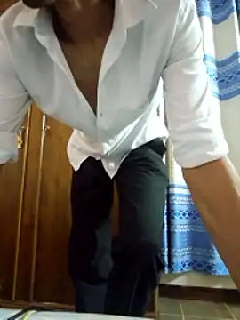 Snapshot of RikzAdam chatting on 06-07-26, 08:01 RikzAdam online show from 06-07-26, 08:01