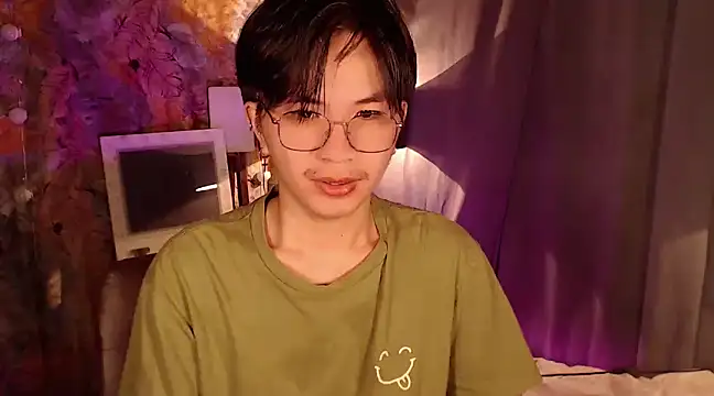 Snapshot of Sexy_Handsome_Drex chatting on 12-24-24, 12:33 Sexy Handsome Drex online show from 12-24-24, 12:33