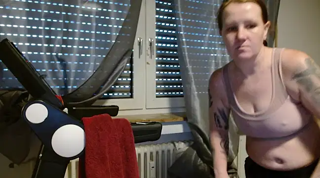 Snapshot of wetgerman_2 chatting on 01-29-25, 02:21 wetgerman 2 online show from 01-29-25, 02:21