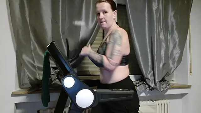 Snapshot of wetgerman_2 chatting on 02-05-25, 11:12 wetgerman 2 online show from 02-05-25, 11:12