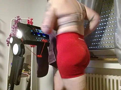 Snapshot of wetgerman_2 chatting on 02-09-25, 04:07 wetgerman 2 online show from 02-09-25, 04:07