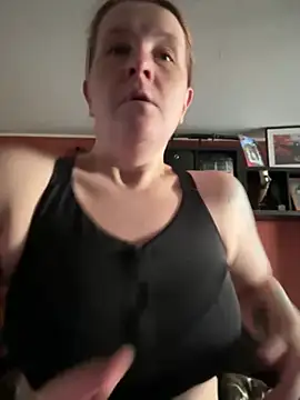 Snapshot of wetgerman_2 chatting on 03-17-25, 09:55 wetgerman 2 online show from 03-17-25, 09:55