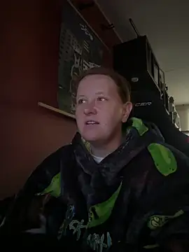 Snapshot of wetgerman_2 chatting on 10-11-25, 01:31 wetgerman 2 online show from 10-11-25, 01:31