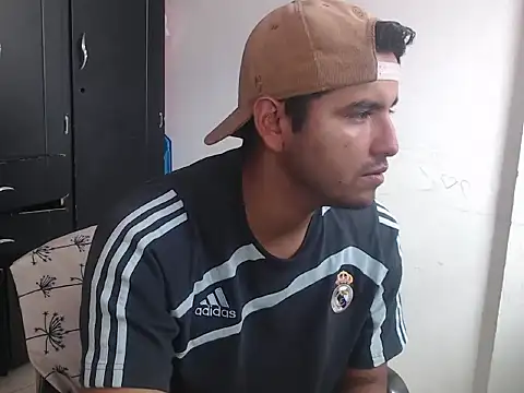 kylian 07 online show from 11-16-25, 06:24