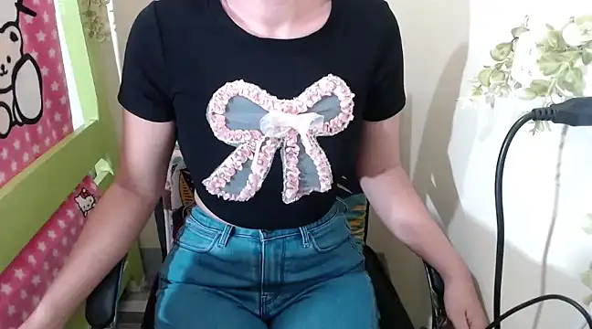 Snapshot of Skinny_regie99xxx chatting on 02-22-25, 03:01 Skinny regie99xxx online show from 02-22-25, 03:01