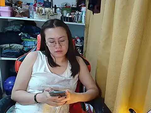 crizzybel online show from 12-16-25, 03:06