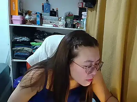 crizzybel online show from 12-18-25, 02:23