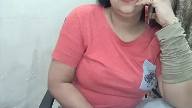 Snapshot of Zoya_Varma004 chatting on 01-24-25, 08:55 Zoya Varma004 online show from 01-24-25, 08:55