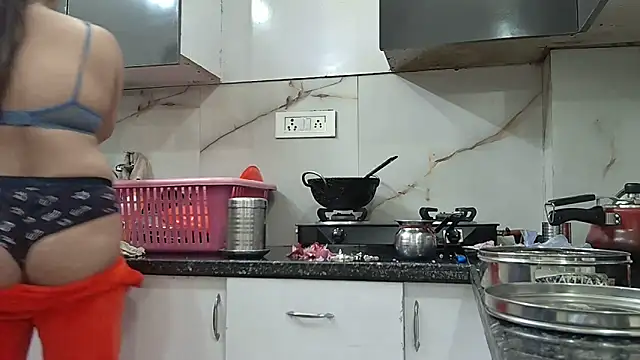 Snapshot of Zoya_Varma004 chatting on 02-05-25, 06:13 Zoya Varma004 online show from 02-05-25, 06:13