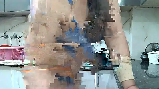 Snapshot of Zoya_Varma004 chatting on 02-19-25, 05:05 Zoya Varma004 online show from 02-19-25, 05:05