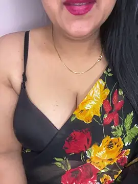 Snapshot of Zoya_Varma004 chatting on 11-25-25, 11:10 Zoya Varma004 online show from 11-25-25, 11:10