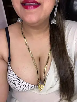 Snapshot of Zoya_Varma004 chatting on 05-15-26, 10:55 Zoya Varma004 online show from 05-15-26, 10:55