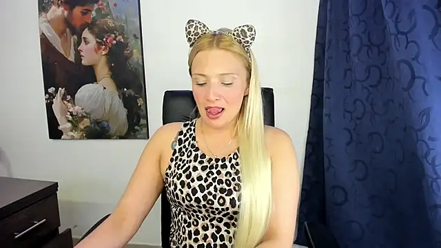 Snapshot of Martina_smth chatting on 10-14-25, 11:16 Martina smth online show from 10-14-25, 11:16