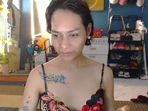 Snapshot of BonaBarrameda chatting on 06-23-26, 05:49 BonaBarrameda online show from 06-23-26, 05:49