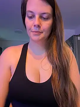 Snapshot of newMichelle chatting on 02-28-25, 07:26 newMichelle online show from 02-28-25, 07:26