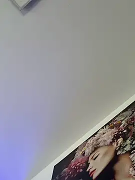 Snapshot of newMichelle chatting on 05-18-26, 06:52 newMichelle online show from 05-18-26, 06:52