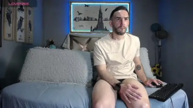 Snapshot of Danny_hot_fun chatting on 08-08-26, 04:58 Danny hot fun online show from 08-08-26, 04:58
