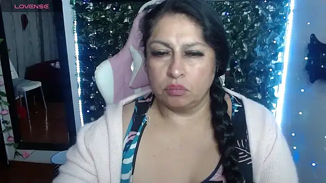 Snapshot of Keyla01_ chatting on 02-15-25, 09:38 Keyla01 online show from 02-15-25, 09:38